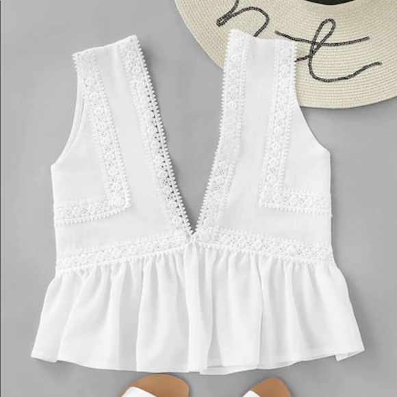 amourOC Tops - Low V-Neck Lace Trimmed Tank Top White